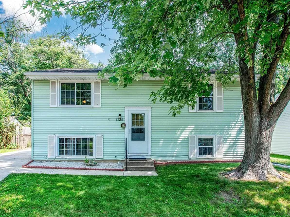 4325 W Castleton Rd, Peoria, IL 61615