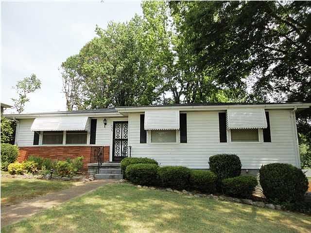 1st image of 3607 Helen Ln