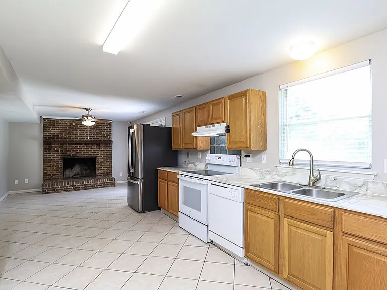 3204 Old House Cir — Photo 9