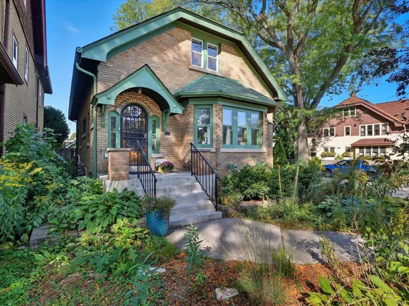 3277 North Humboldt BOULEVARD, Milwaukee, WI 53212