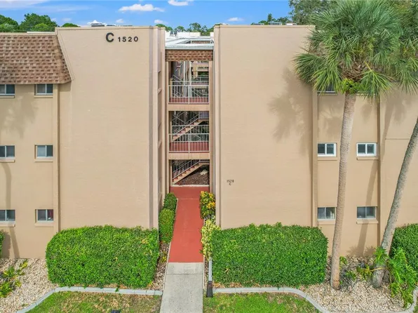 1520 Glen Oaks Dr E Unit 352, Sarasota, FL 34232