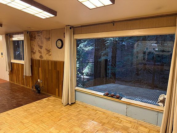 3rd image of 121 La Honda Rd