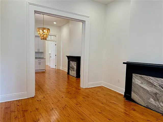 128 N Alexander St — Photo 3