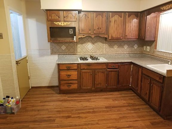 5th image of 7257 Campbell St