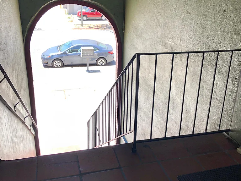 560 S 10th St — Photo 11