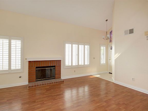 2nd image of 6945 Schilling Ave