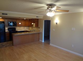 433 Broadway STE 3, Highland, IL 62249