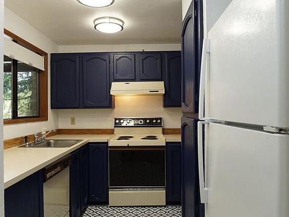 2nd image of 12221 100th Ave NE #204