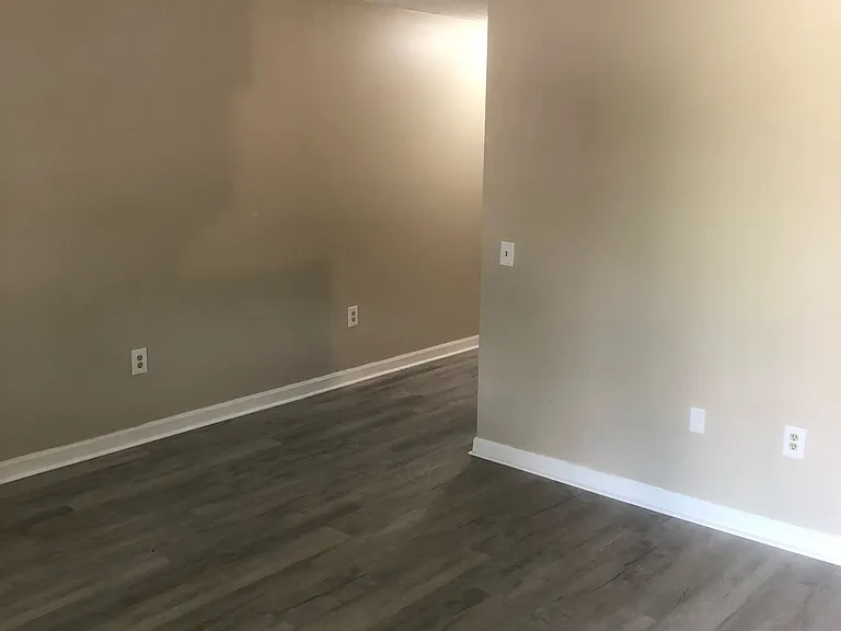 129 Cypress Dr — Photo 3
