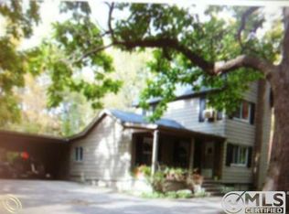 5201 Secord Lake Rd, Leonard, MI 48367