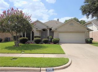 2728 Crystal Glenn Cir, Hurst, TX 76054