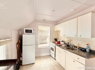 10094 Yonge St #A, Richmond Hill, ON L4C 1T8