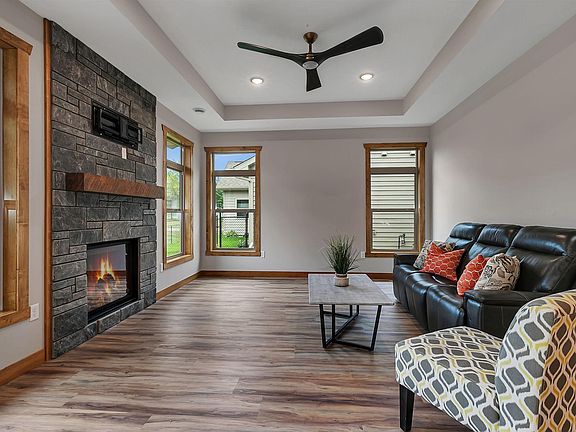 2nd image of 2016 Forest Ct