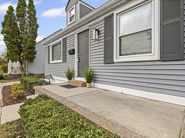 1901 Haynes St — Photo 4