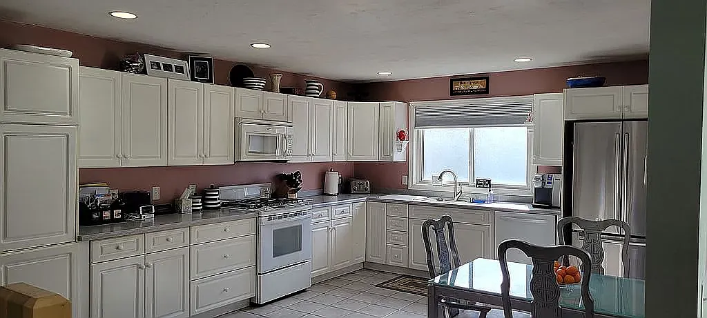 3 bed, 2.5 bath, 1968 sqft, $4,000 — Photo 1