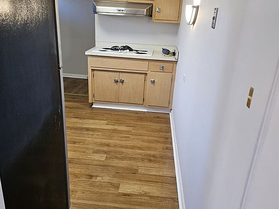 3rd image of 1537 Balmoral Ave #1539