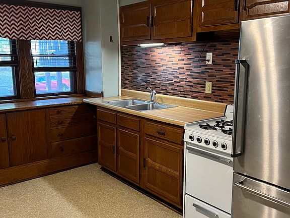 2nd image of 1522 Washington St #2