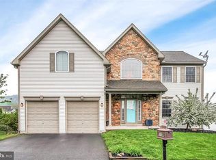 205 E Clearview Dr, Sinking Spring, PA 19608