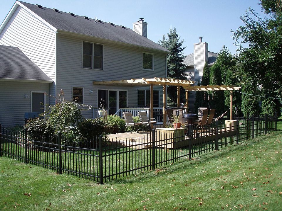 1st image of 136 Brittany Dr