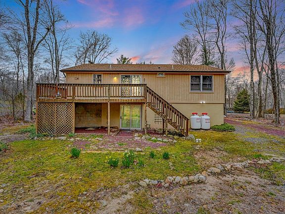 4th image of 114 Terrace Dr