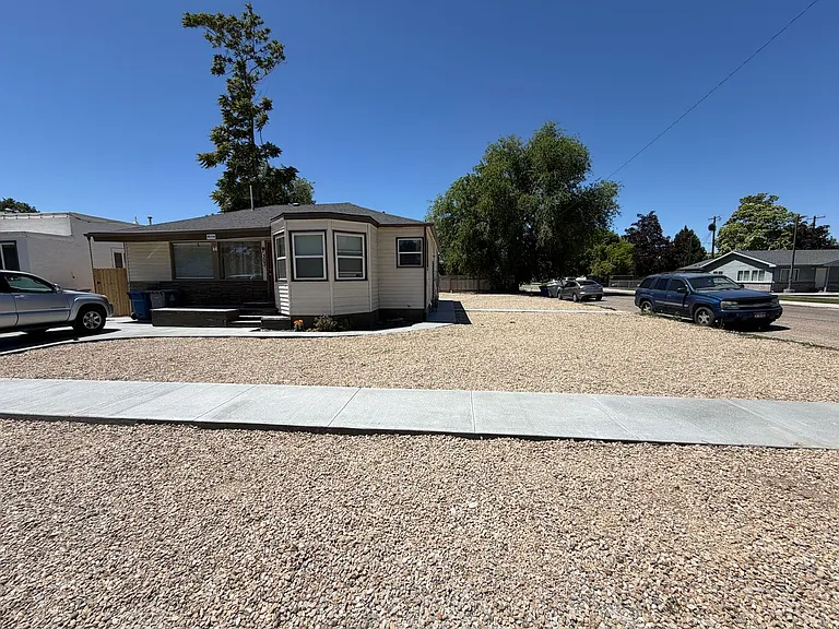 303 S Ivy St — Photo 1