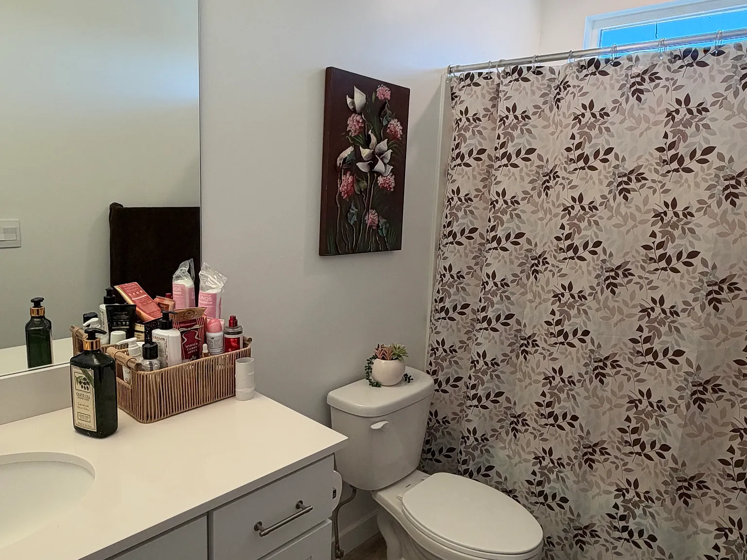 3 bed, 2.5 bath, 1639 sqft, $2,600 — Photo 2