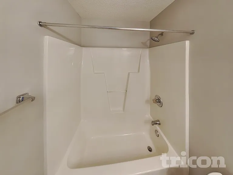 4828 Lighthouse Ct — Photo 13