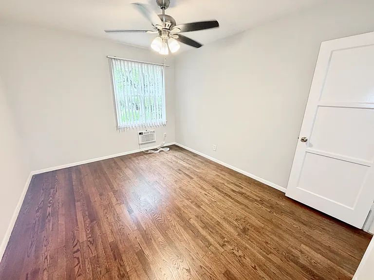 606 W Foothill Blvd — Photo 27