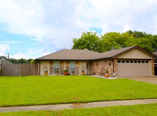 104 Confederate Ave, Broussard, LA 70518