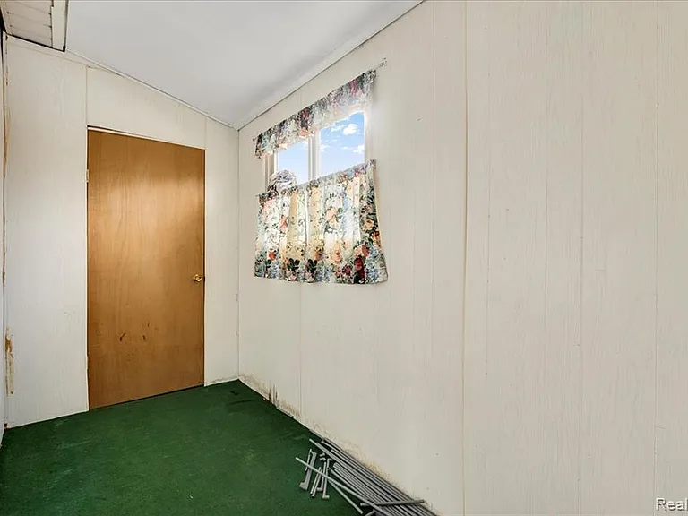 1413 Wayburn St — Photo 11