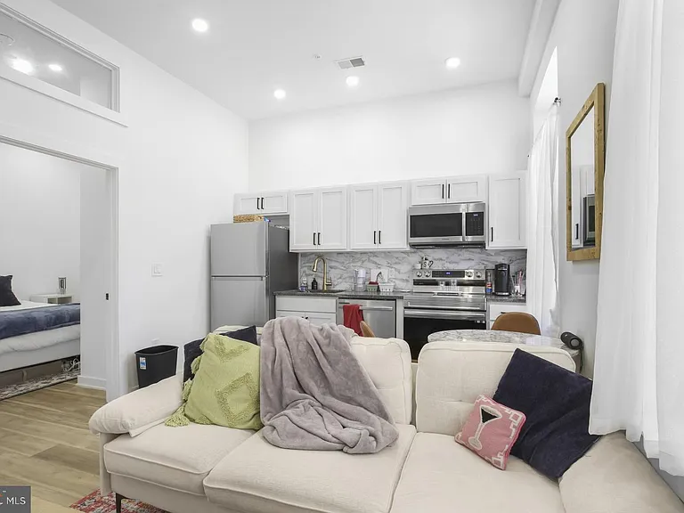 1415 Locust St #504 — Photo 5
