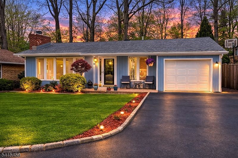 1st image of 21 Monhegon Ave