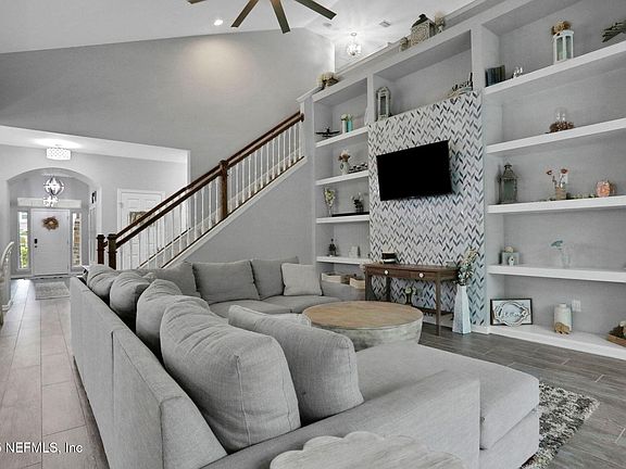 3rd image of 348 WILD ROSE Drive