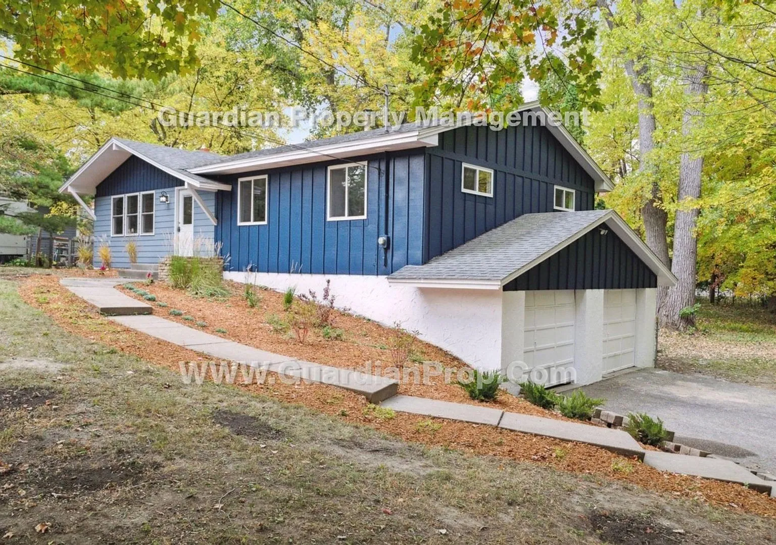 Renovated Mound Single Family Home, Available for October/November Move in, 2 Car Garage, — Photo 2