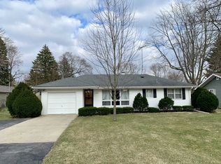 636 S Gladstone Ave, Aurora, IL 60506