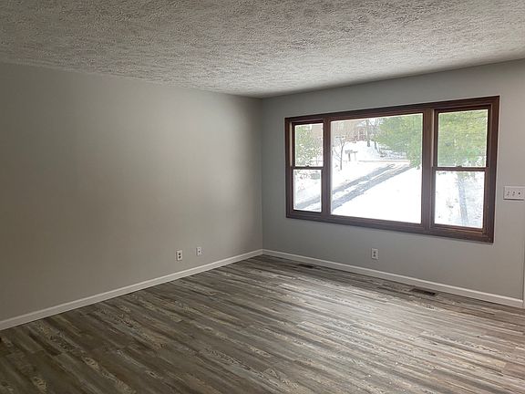 2nd image of 4381 Eagle Crest Dr #4381