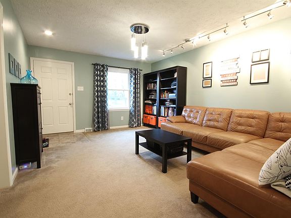 2nd image of 493 Whispering Hills Dr #495