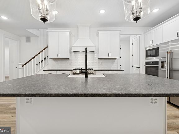 2nd image of 12615 Knolls Ln