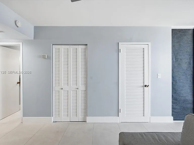 2899 Collins Ave #1022 — Photo 17