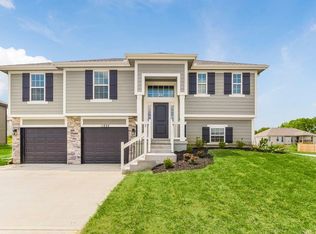 11826 N Manning Ave, Kansas City, MO 64157