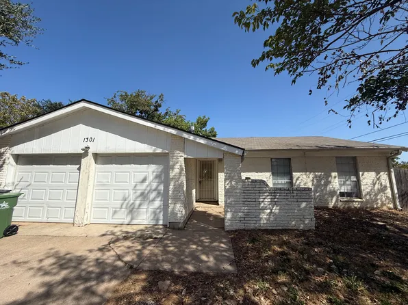 1301 Montclair St, Arlington, TX 76015