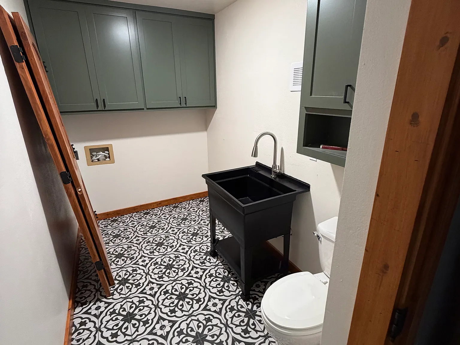 3 bed, 1115 sqft, $1,300 — Photo 1