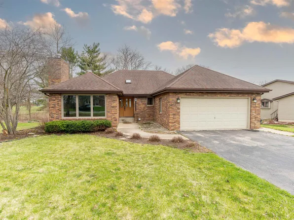 151 N Fox Run Ln, Byron, IL 61010