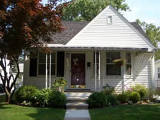 1416 Oxford Rd photo 1
