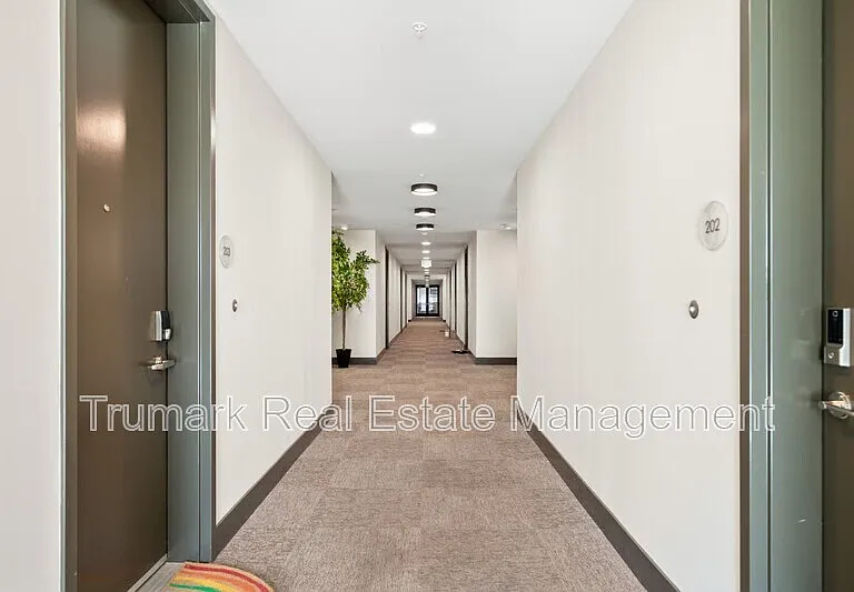218 N El Molino Ave #204 — Photo 6