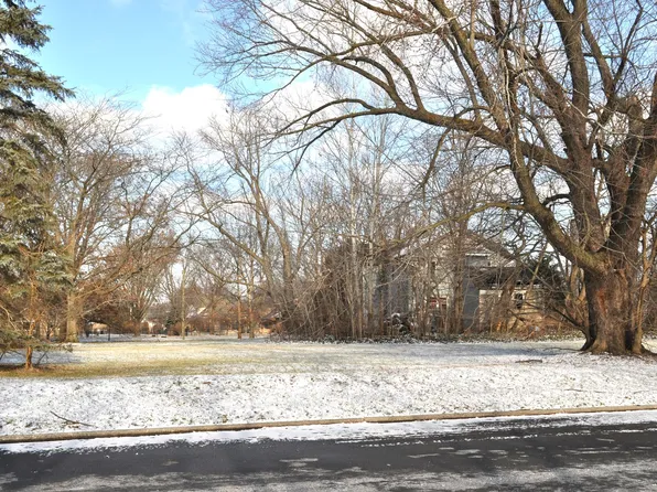 150 E Sauk Trl, Frankfort, IL 60423