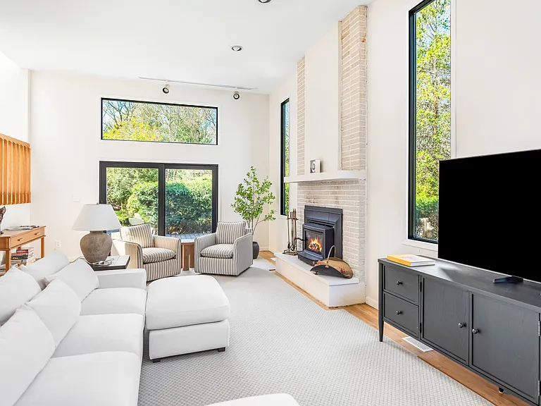37 Bay Woods Dr — Photo 5