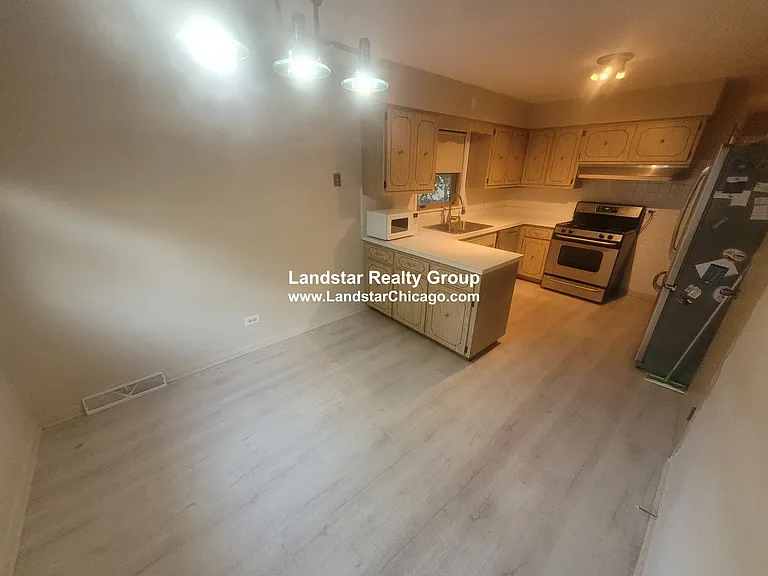 4628 N Plainfield Ave — Photo 10