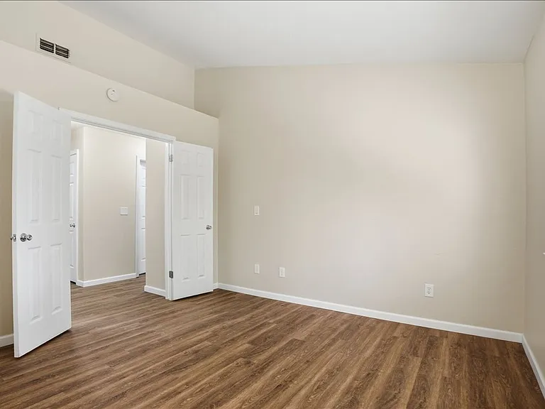 604 Hovey Way — Photo 22