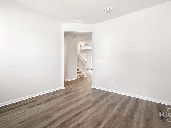 5th image of 358 Crosstown Avenue